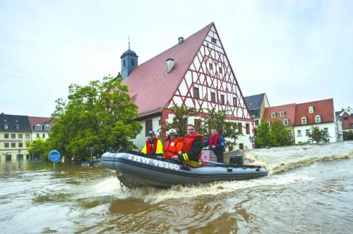 6 ��3 �գ����������غ��ֵĵ¹��������и���������Ԯ��Աʹ�þ�������������ת�ơ�