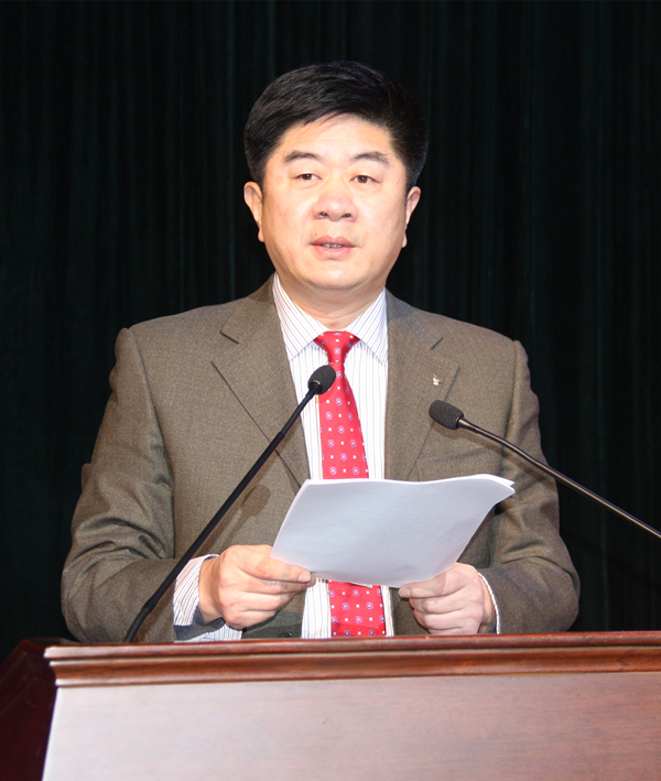 会上,区委常委,常务副区长张耿宣读表彰决定,并对2016年度先进集体和