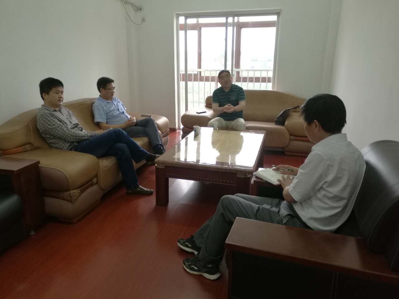 余永灿到大桥开发区督查文明创建工作