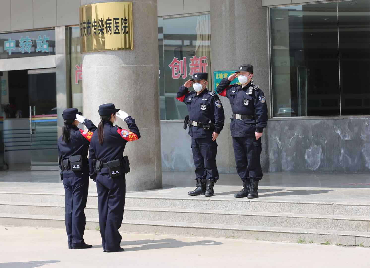 最美女警我们隔离的是病毒不是隔离爱